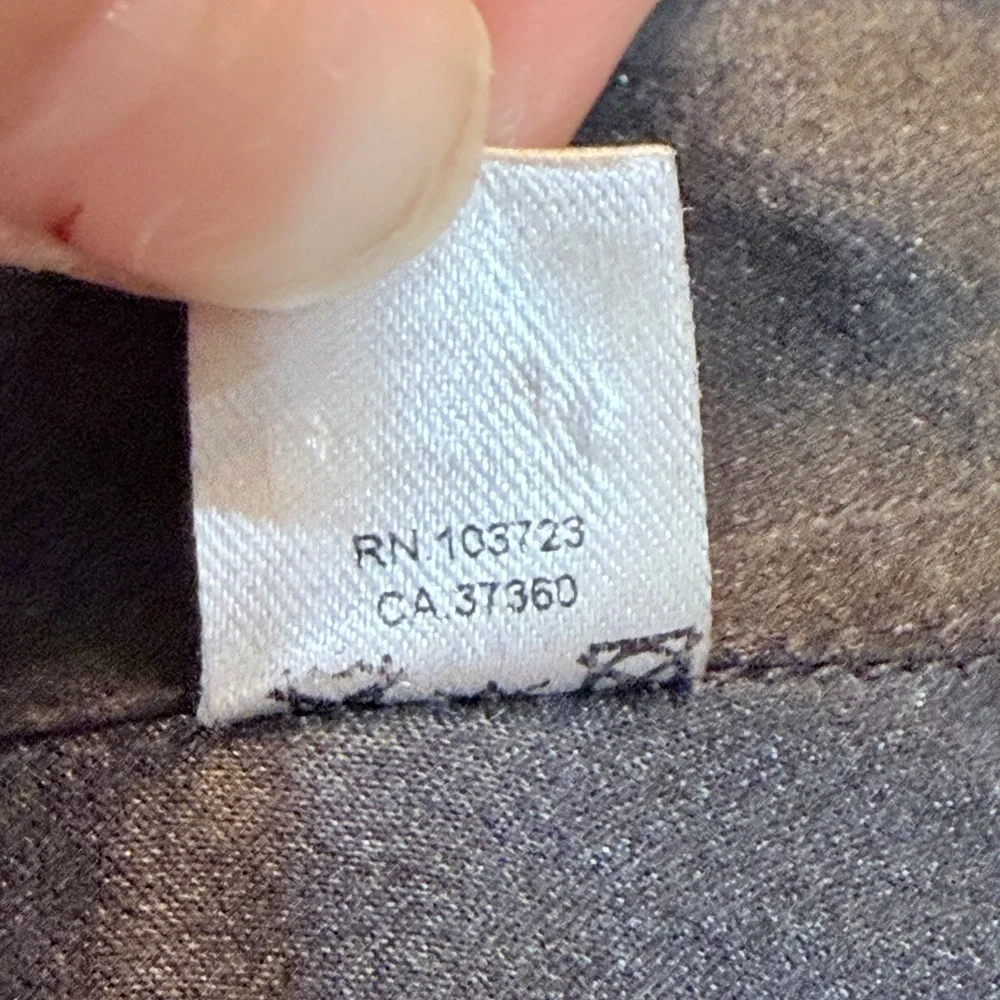 Armani Collezioni Green and Black Marbled 100% Silk Button Down Shirt - Picture 8 of 12